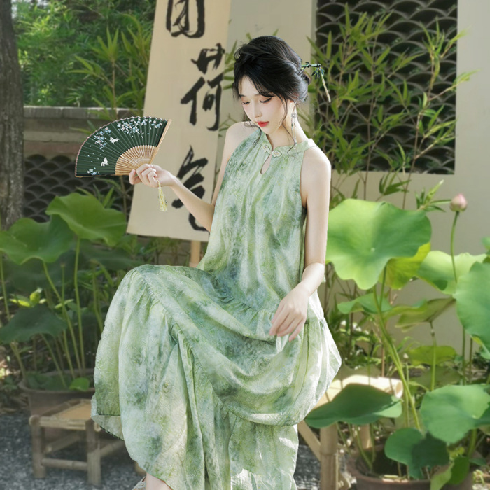 新しい中国風の女性のノースリーブホルターネックドレス夏クールでリラックスしたサスペンダーグリーン花柄ロングスカート|undefined