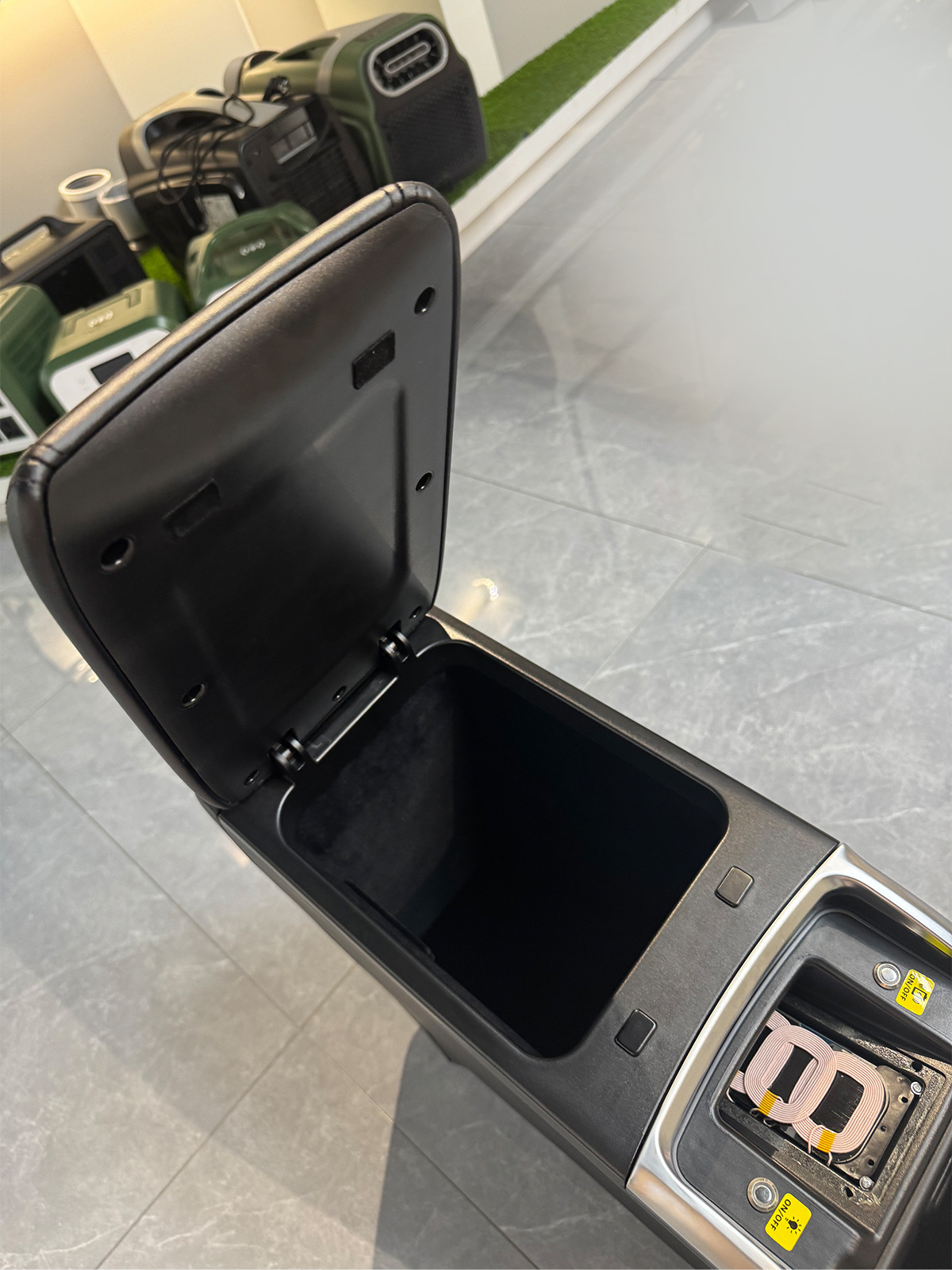 Suitable for Toyota Voxy 80 Series 90 Series Armrest Box Noah Central Control Storage Box Central Special Armrest Box