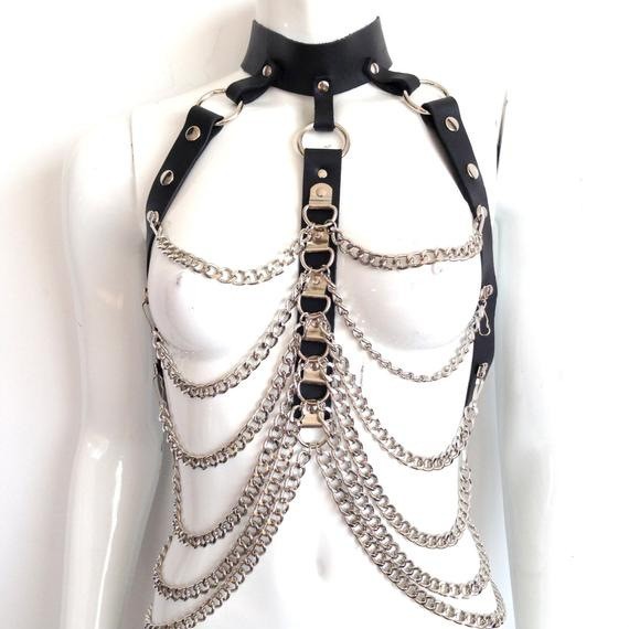 Cadena de cuero de una pieza de moda todo fósforo superior de cuero cadena ropa bar rendimiento Ropa Accesorios