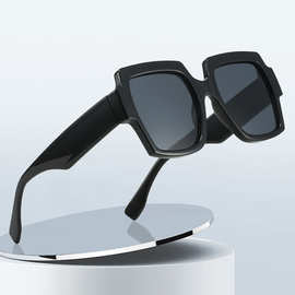 2024跨镜新款方框撞色墨镜欧美大框女简约太阳眼镜拼接色方形平光