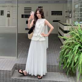 白色小众设计感网纱围巾拼接马甲套装女2026夏季新款半身裙两件套