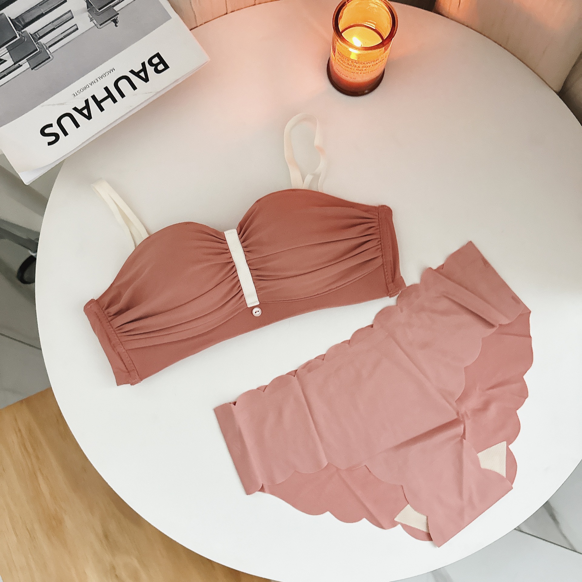 Ropa interior cómoda sin anillo de acero, pecho pequeño para niña, soporte superior, revestido lateral, sujetador de tubo fino antideslizante, sujetador invisible