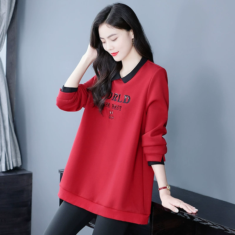 Осенне-зимняя свободная толстовка в корейском стиле с отложным воротником, большого размера, закрывающая бедра, утягивающее пальто средней длины для женщин среднего и старшего возраста, свободное и стройнящее.