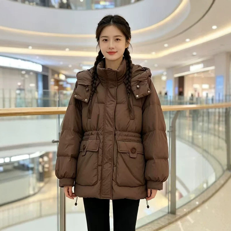 New winter hooded, fitted, and thickened down jacket for women, featuring a stylish and casual design, large pockets, and providing warmth, suitable for petite figures New winter hooded, fitted, and thickened down jacket for women, featuring a stylish and casual design, large pockets, and providing warmth, suitable for petite figures