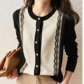[ZWI362797VG] 优雅蕾丝拼接金扣点缀圆领羊毛针织开衫春