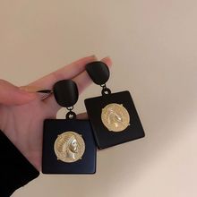 925银针欧美夸张巴洛克黑色耳饰秋冬新款潮个性女头像方形耳环