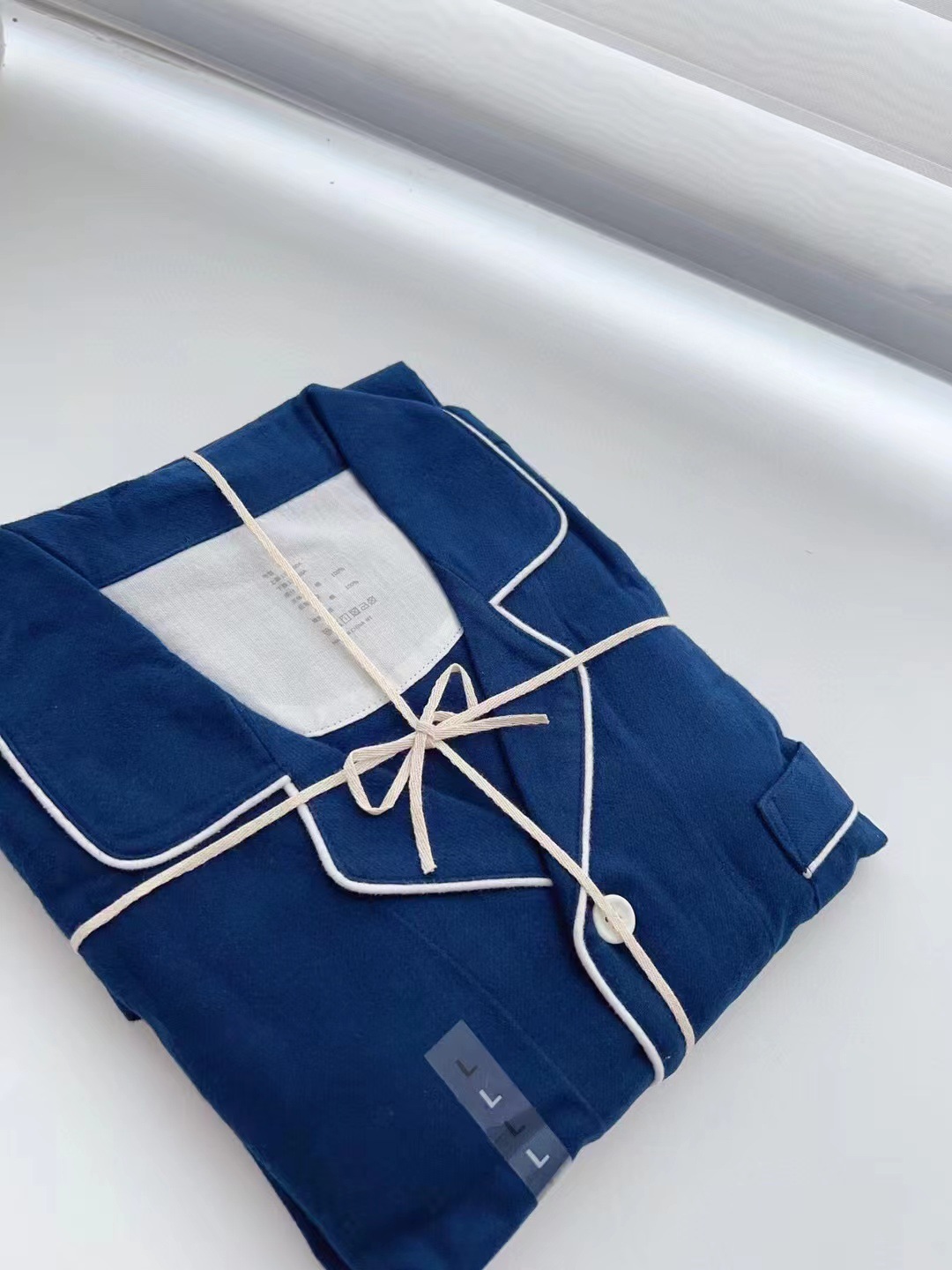 네이비 블루 남성 스타일