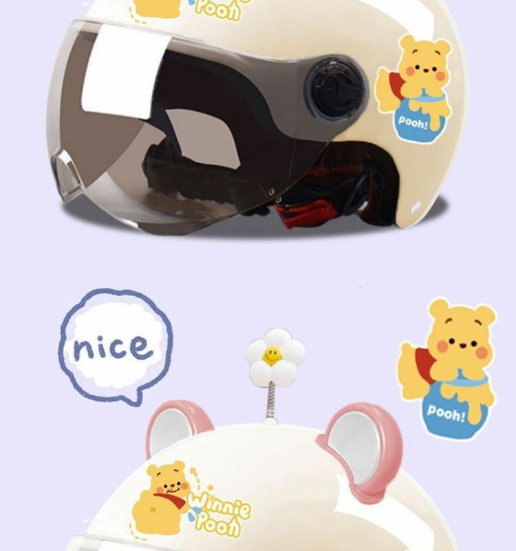 Helmet for electric scooters, summer sun protection, breathable, ultra-lightweight, suitable for all seasons, motorcycle safety helmet for women and men