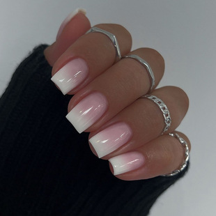 Minimalist Pink White Gradient Nail Art False Nail Short Square Wearable Nail Pieces Simple Wearable Nail Patch