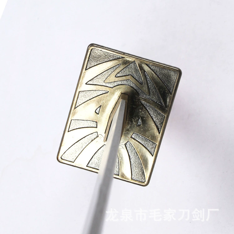 Серия Bleach Snake Tail King Анимационное игровое снаряжение оружие древесные периферийные реквизиты без стрижки Производитель