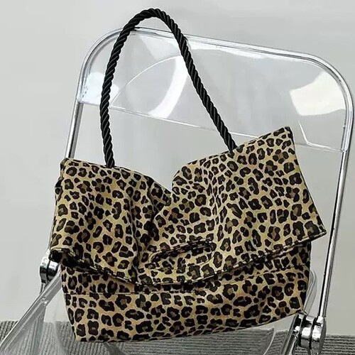 Trendy leopard print canvas tote bag, casual large-capacity shoulder armpit bag, handbag, wide shoulder strap, crossbody bag