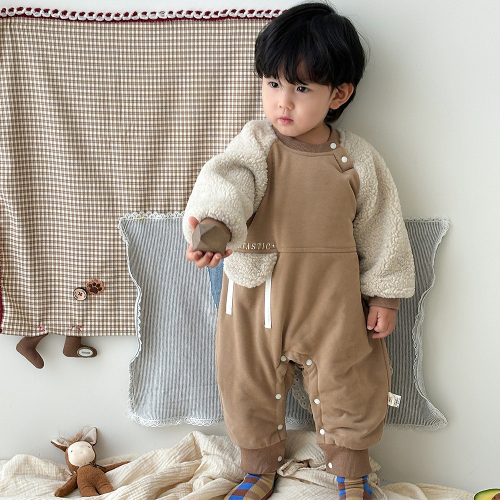 2024 finales de otoño nuevo producto bebé de una pieza ropa para niños coreanos ropa de escalada de estilo occidental principios de invierno más ropa de pelo de terciopelo