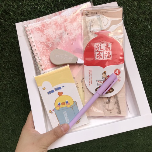 Leather-covered hand ledger for primary and secondary school students A5 diary set stationery gift box Recommended birthday and graduation gift notepad