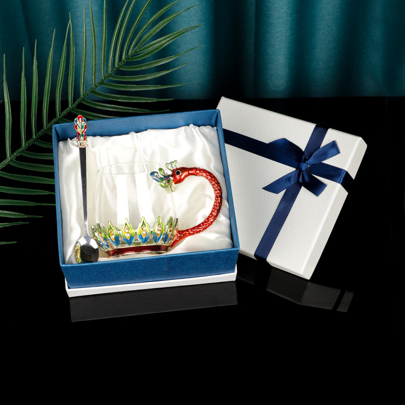 Regalo de graduación de cumpleaños traje de regalo de mano caja de regalo práctica para actividades comerciales taza de agua de esmalte para el personal de la empresa