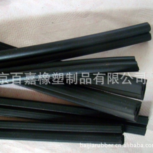 南京百嘉 生产供应 抗腐蚀耐磨黑色发泡橡胶条