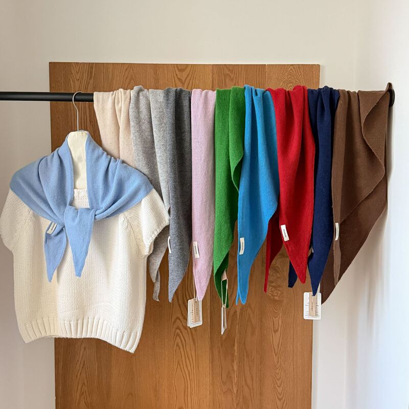 High-quality Australian 100% wool triangular scarf, a simple and warm knitted neck warmer for women, perfect for autumn and winter, suitable for cross-border sales High-quality Australian 100% wool triangular scarf, a simple and warm knitted neck warmer for women, perfect for autumn and winter, suitable for cross-border sales