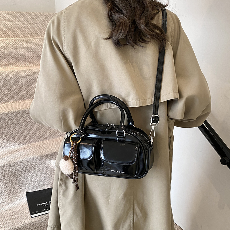 女性のためのハイエンドのレトロな枕ハンドバッグ 2025 新しい多用途の外出小さなバッグ通勤クロスボディ小さな正方形のバッグ|undefined