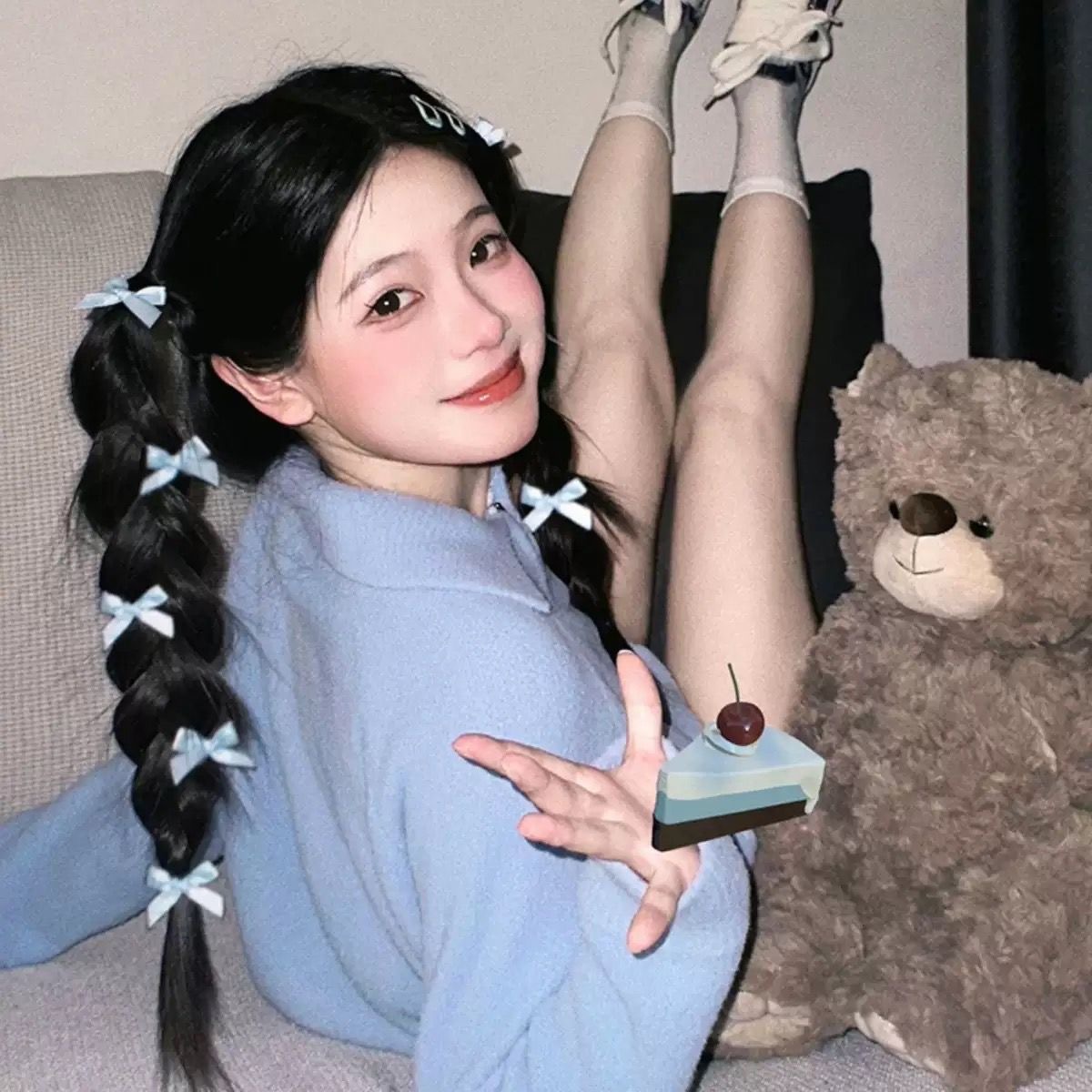 ドーパミンの女の子の蝶結びのヘアピン