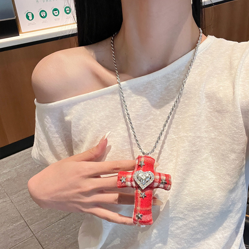 ヨーロッパとアメリカのハイエンドチェック柄パッチワーククロスネックレス女性の甘くてクールなスタイルのパーソナライズされたデザインロング鎖骨チェーンネックレス|undefined