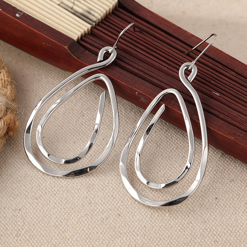 Chenyue Cross-Border Earrings with an Elegant and Graceful Style, New Summer Couple's Hoop Earrings Are Now Available