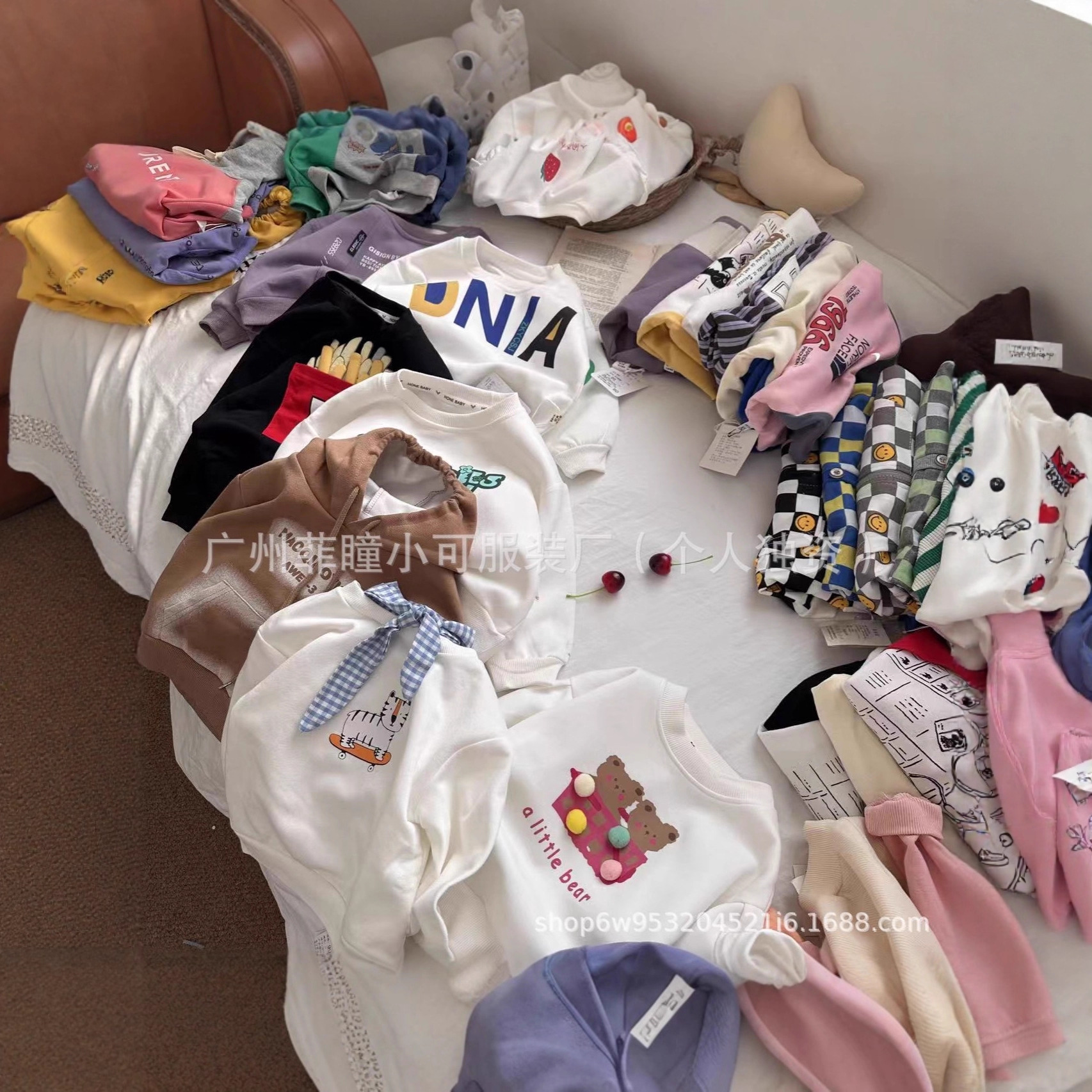 童装摆摊货源 品牌撤柜 巴布豆儿童圆领秋冬卫衣加绒立体公仔帽衫