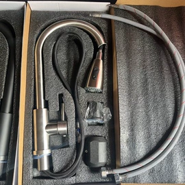 面盆龙头;厨用龙头;花洒套装