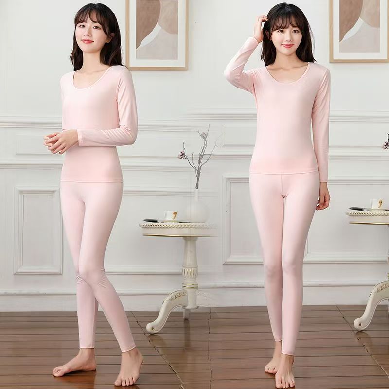 Pink women's base layer fleece set, solid color warm thermal underwear, slim fit, and flattering for autumn.