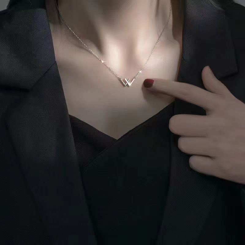 Collana con ciondolo farfalla delicato placcato oro donna_voghion.com