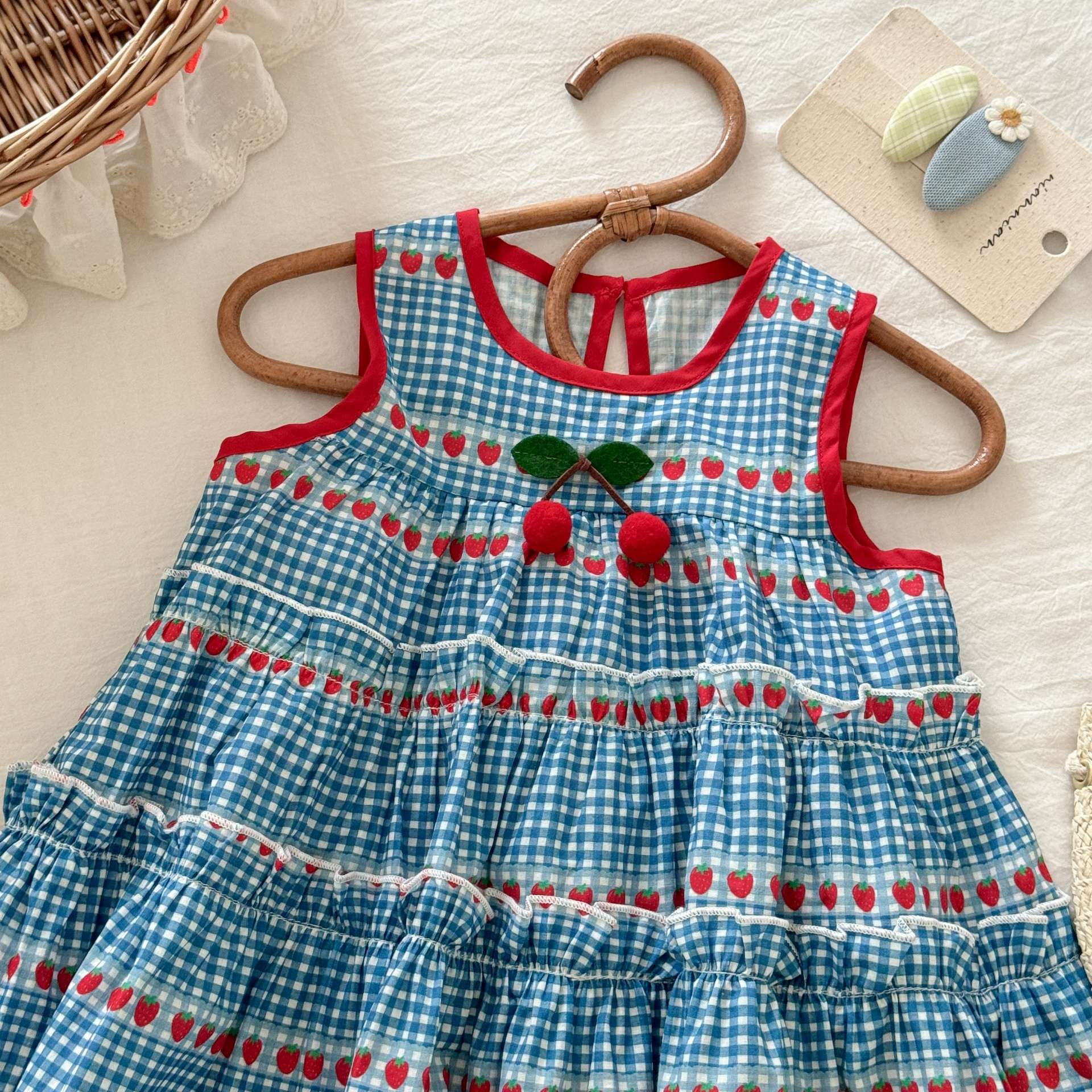 Xianning siete ropa para niños verano nuevo estilo niña dulce azul a cuadros vestido sin mangas falda chaleco de cereza de bebé femenino