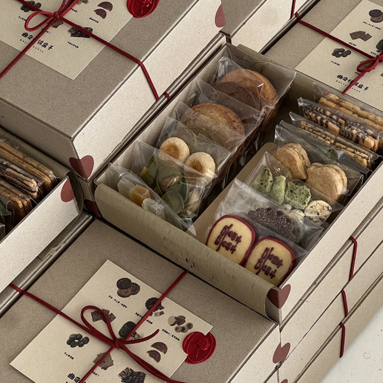 2026 New Year Packaging Box Cookies Pineapple Cake Snowflake Toffee Candy Pastry Macaron Packaging Box