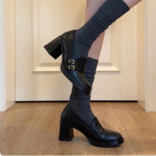 ��ʽ�͹Ŭ�����ЬŮ2025�¿�ָ����СƤЬһ�_�ź�ɫ�߸�Ьͨ��