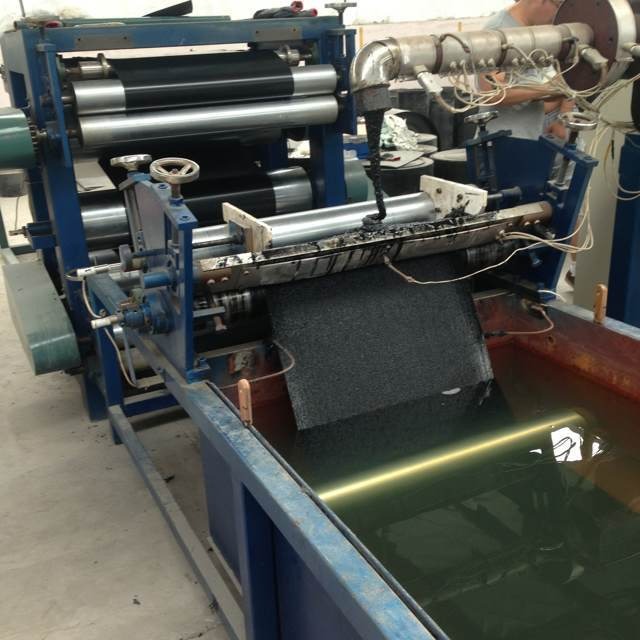 供应热收缩带涂胶生产线 PE热耐高温保温工业胶耐用热熔胶电加热