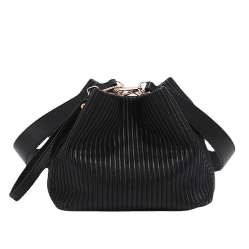 Temperament small bag women's versatile 2024 autumn and winter new pleated texture crossbody bag large capacity bucket bag armpit bag