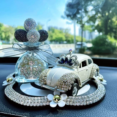 Car Aromatherapy, Long-Lasting Light Luxury Diamond-Encrusted Car Ornaments, Creative Decorative Gifts, Personalized Internet Celebrity Goddess Perfume