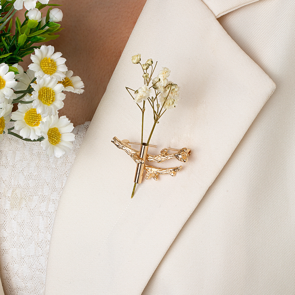 Elegante spilla a forma di ramo in lega per donna accessorio_voghion.com