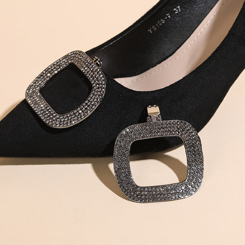 靴のバックルのハイヒールの部品の方のドリルは取り外し可能です。