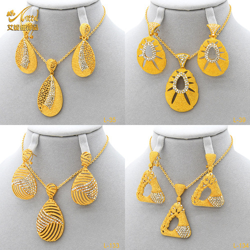 Cross-border 24k gold-plated Dubai bride full diamond necklace and earring set, European and American lady fashionable sand gold accessory set