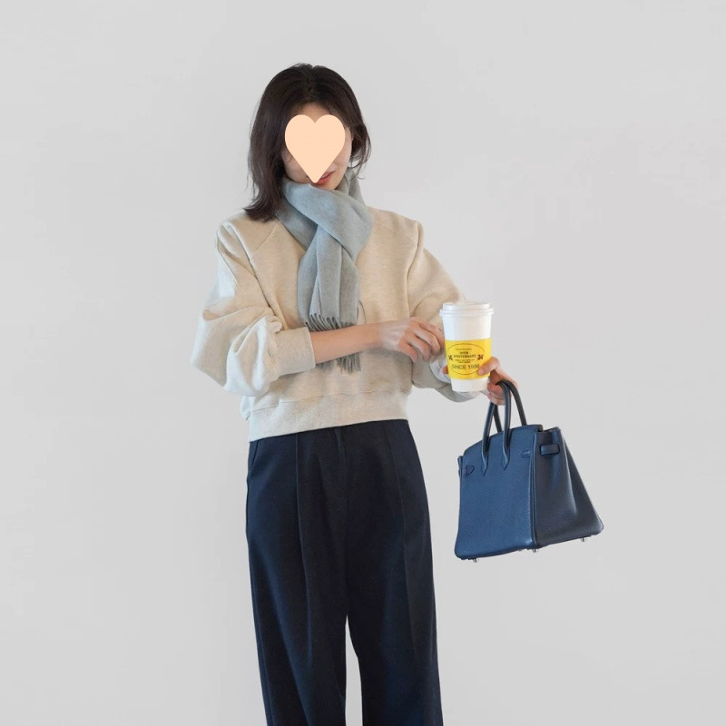 女装加绒简约纯色燕麦色卫衣通勤长袖圆领套头休闲宽松蝙蝠袖上衣