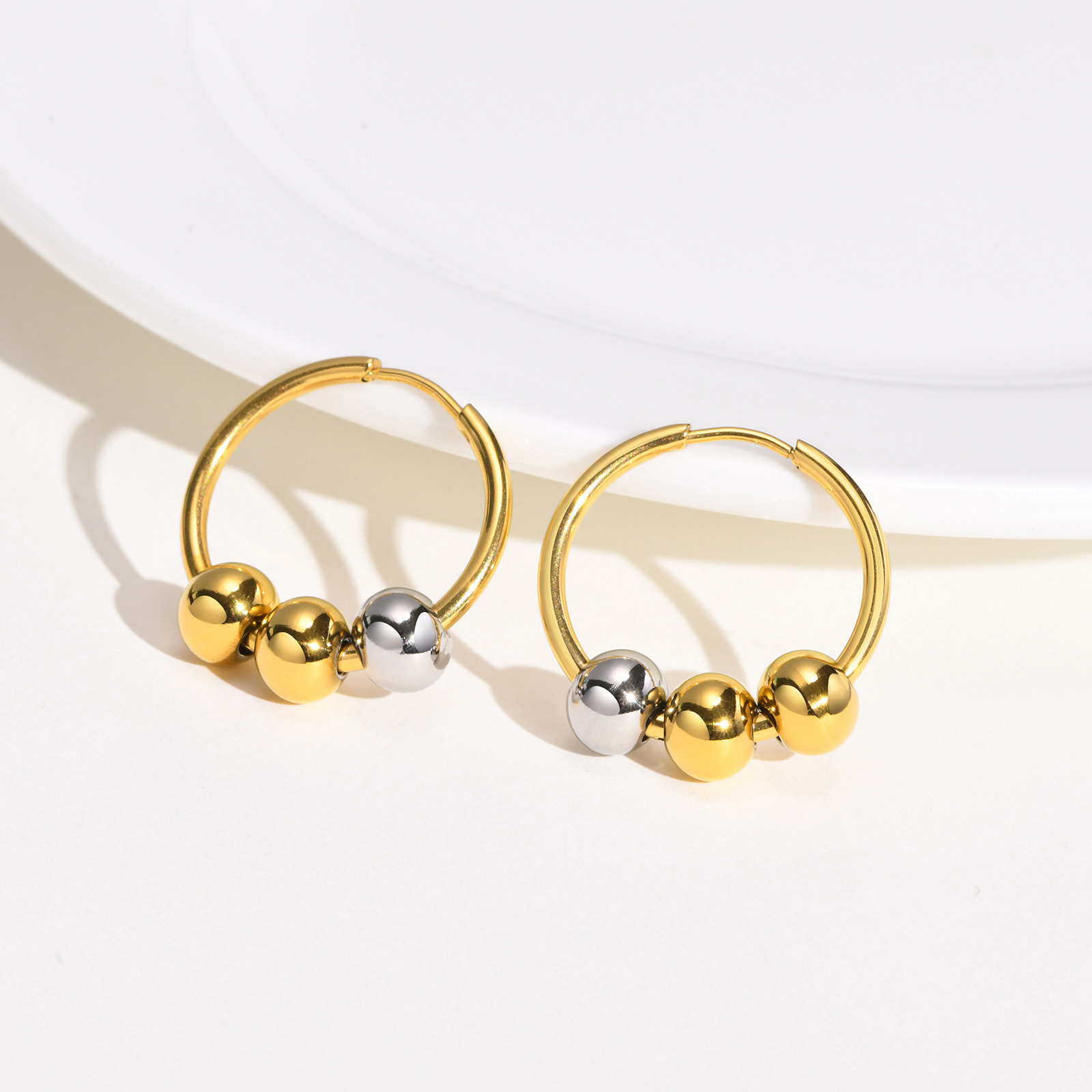 1 Pair Simple Style Ball Plating 201 Stainless Steel Hoop Earrings display picture 1