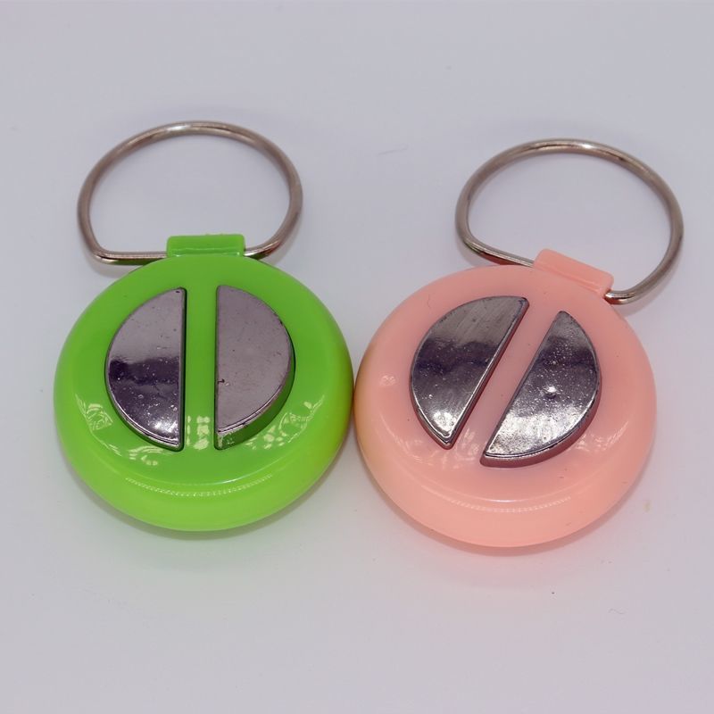 El apretón de manos tesoro truco de juguete parodia de juguete truco Fool's Day choque eléctrico pinza de mano