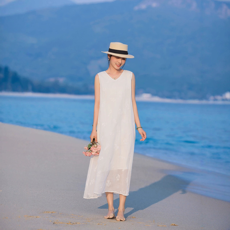 2026 Summer New Style Seaside Flowy Simple Heavy-Duty Embroidered Ramie Dress Artistic Style Tank Dress 2026 Summer New Style Seaside Flowy Simple Heavy-Duty Embroidered Ramie Dress Artistic Style Tank Dress