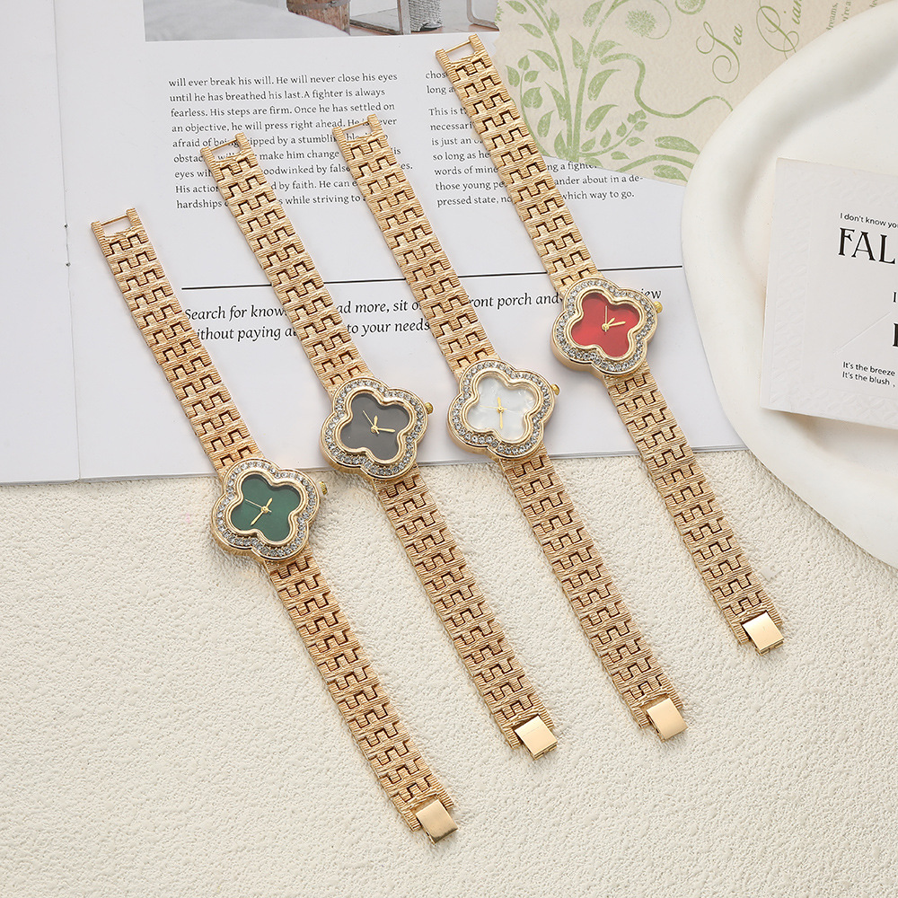 Amazon Four-Leaf Clover Quartz Watch Creative Diamond Bracelet Watch Elegant Girl Student Steel Bracelet Watch