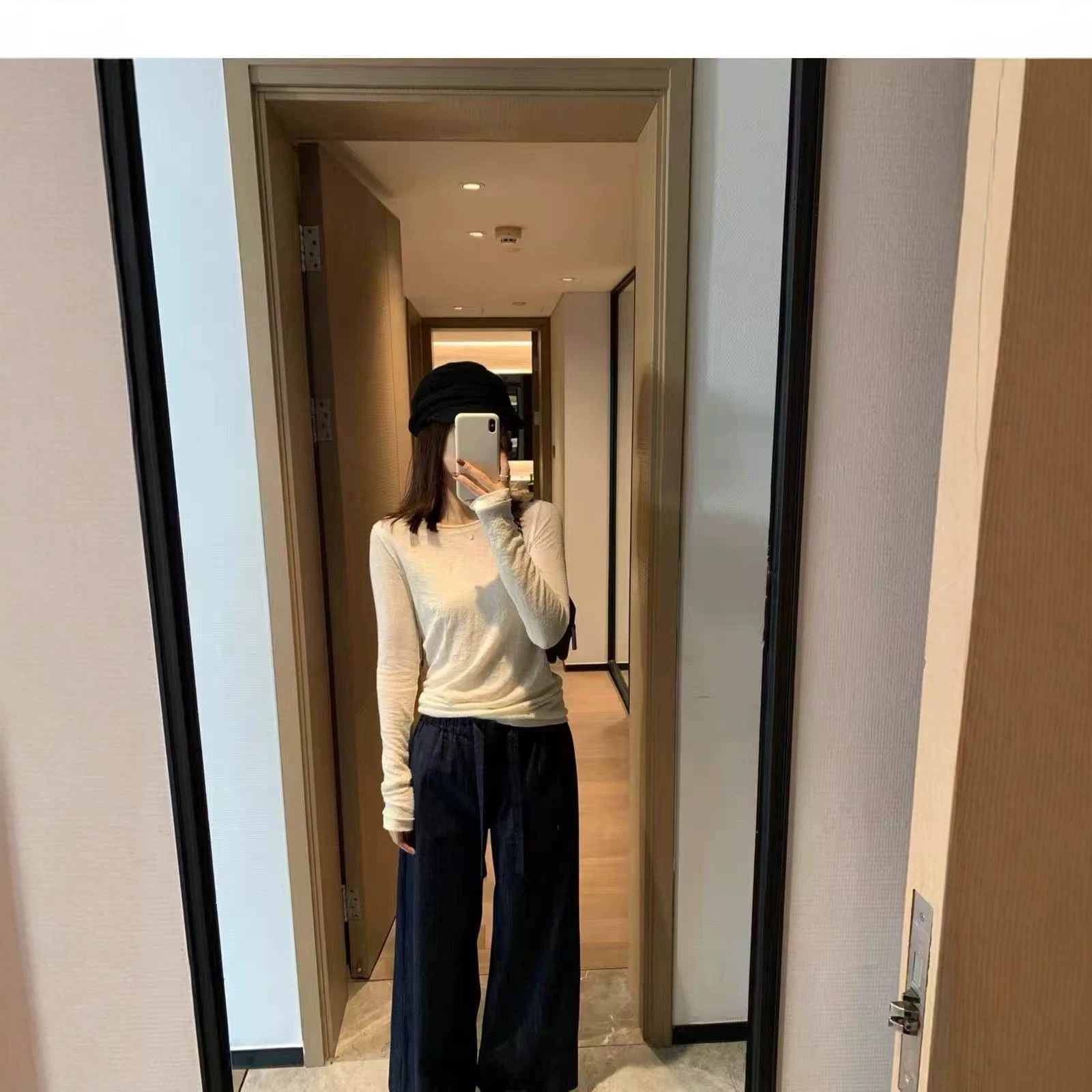 白色长袖T恤女2026春秋简约百搭显瘦内搭打底衫基础款通勤上衣