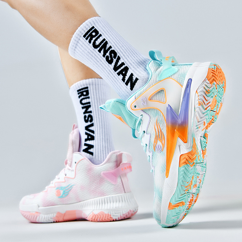 New Basketball Shoes Men's Summer Lightweight Casual Sports Running Shoes Breathable Mesh Surface Practical Shoes for Teenagers and Students