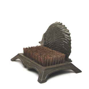 Cross-border cast courtyard entry iron bristle shoe brush shoe polisher door scraping board owl hedgehog shoe polisher A22