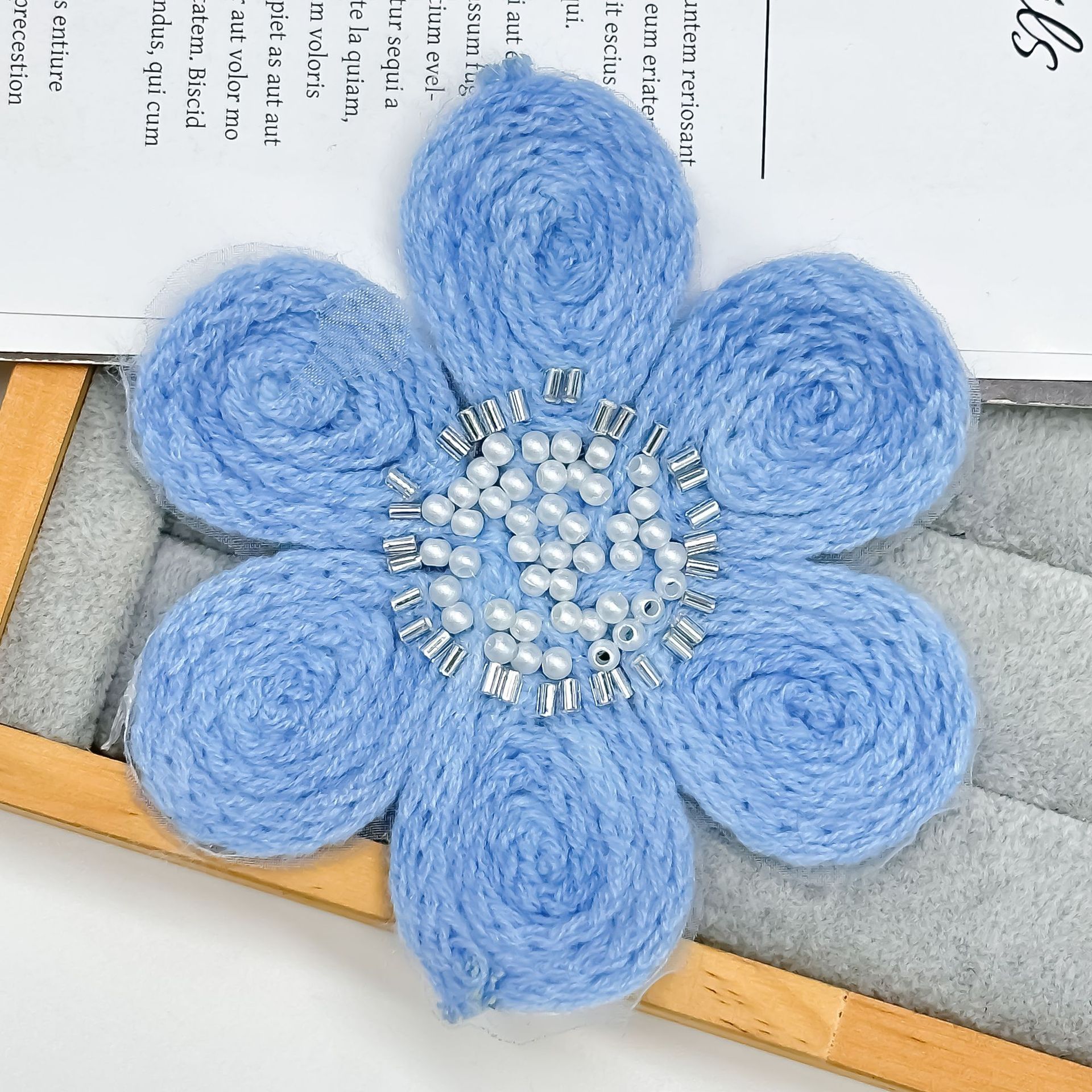 Ventas calientes de gancho tridimensional seis pétalos accesorios de flores de punto sombrero bolsas suéter de viento ropa accesorios de decoración flores