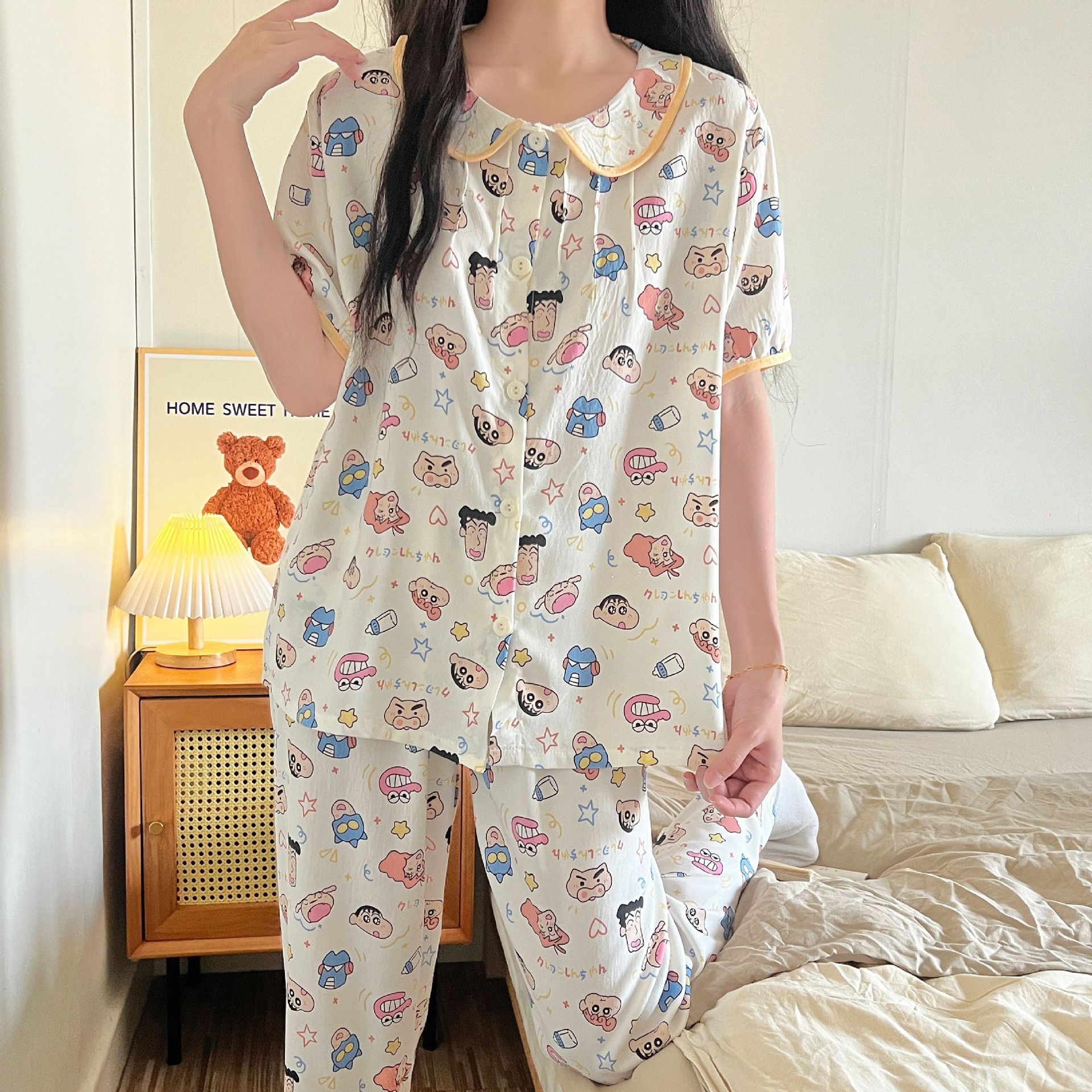 Lindo Crayon Xiaoxin Yunduo Pijamas de algodón Cárdigan de verano de tres piezas para mujer Traje de servicio a domicilio de dibujos animados Comercio exterior al por mayor