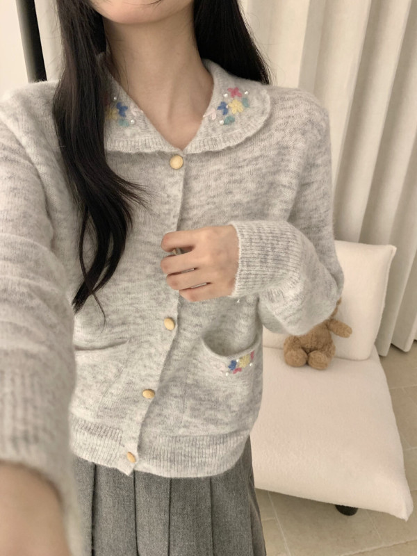 之言25秋冬女装韩系钩花钉珠木扣羊毛衫高级感羊驼绒针织开衫毛衣|undefined