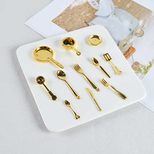 Internet celebrities recommend mini food and play tableware DIY plastic pots and spoons kitchen toys scene matching photography ornaments wholesale