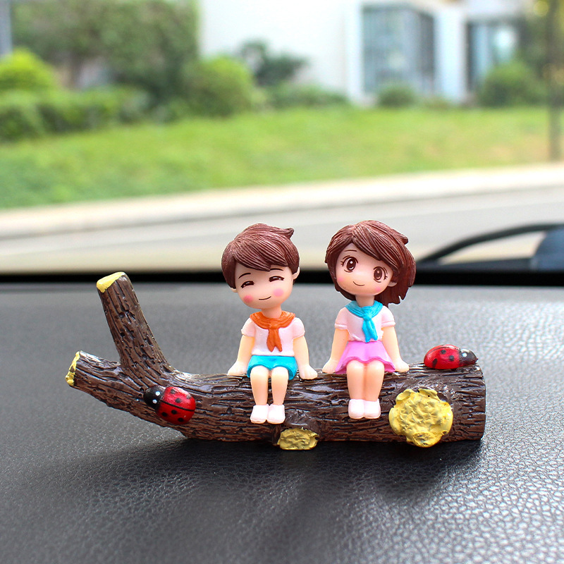 Decoraciones de automóviles pareja creativa consola de automóviles encantadora muñeca de la red decoración de automóviles decoración de automóviles mujeres